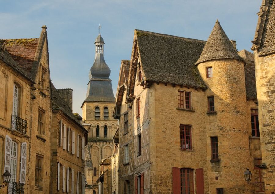 Sarlat Gourmet Tour & Market Visit with Tastings - Sarlat’s Market Magic, Plus Three Stops That Actually Teach You Something