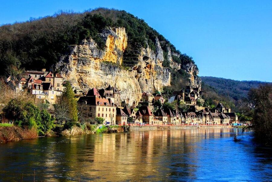 Sarlat: Private Tour to the Dordogne Valley - The road between stops matters more than you think