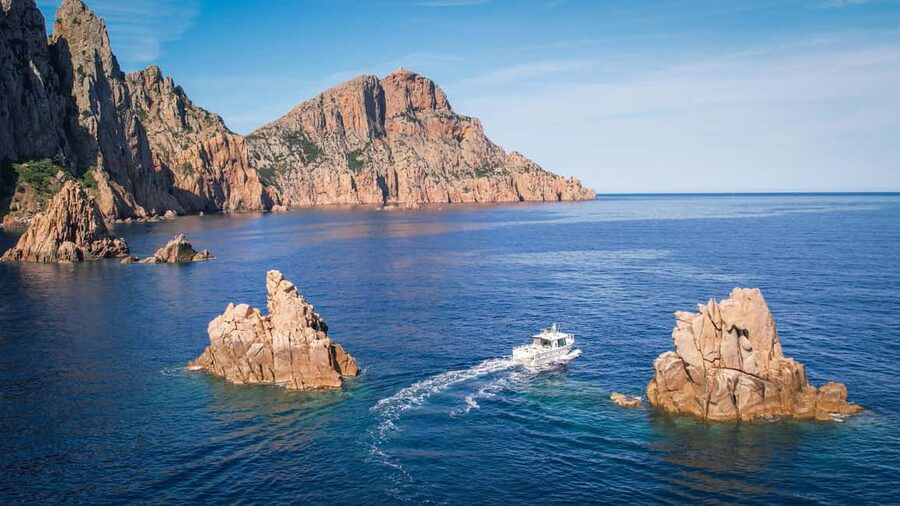 Scandola: Visit the Nature Reserve from Porto (France) - Scandola Nature Reserve: the protected coastline part of the trip