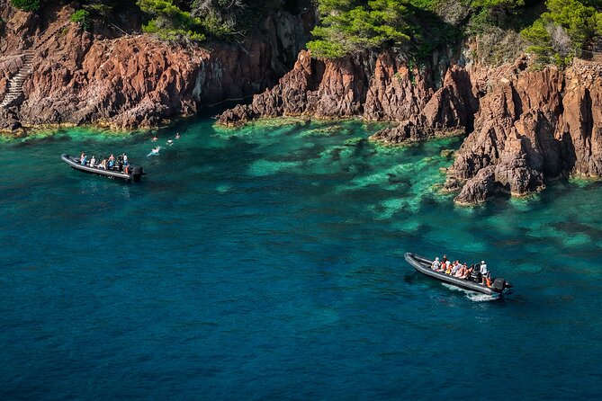 Sea excursion - Estérel Massif by boat - Mandelieu Bay and Château de la Napoule: a coastal warm-up with a real landmark
