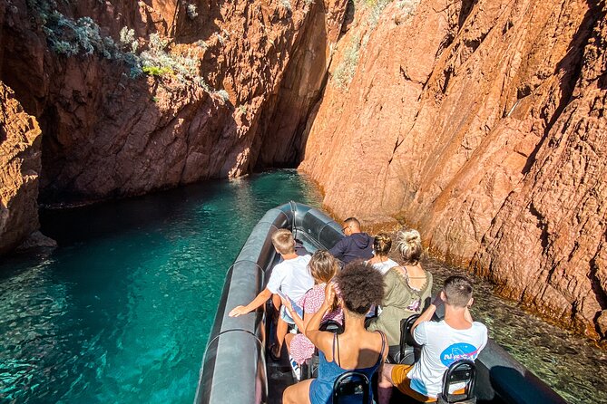 Sea excursion - Estérel Massif by boat - Port la Galère from a boat: the sea-level look at an exclusive resort