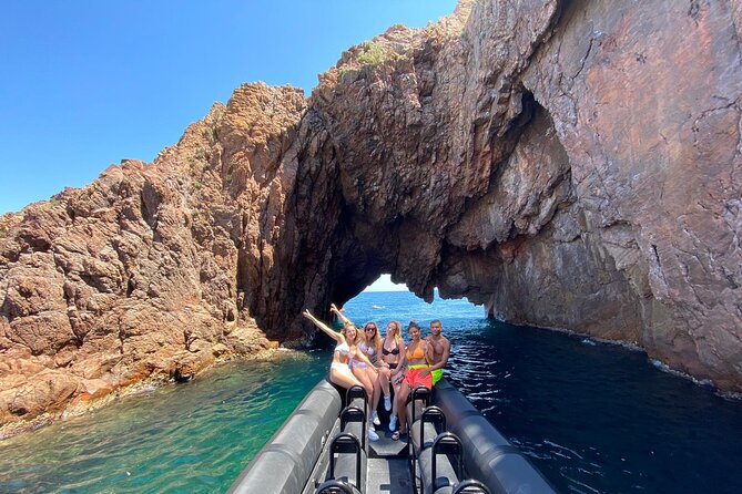 Sea excursion - Estérel Massif by boat - Estérel coastline time: Corniche d’Or views and the quick cove reset