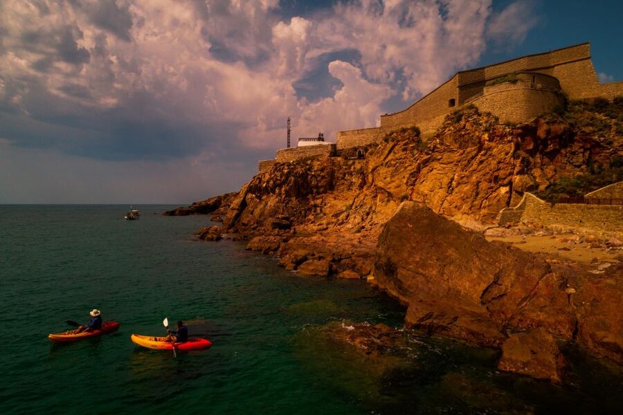 Sea kayak tour: Sète, the French pearl of the Mediterranean - From Kayakmed to the Môle Saint-Louis: Why the Start Matters