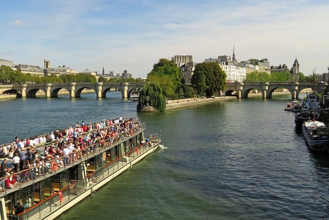 Seine River Cruise & French Crepe Tasting by the Eiffel Tower - From Bateaux Parisiens to the River: What the 1-Hour Seine Ride Actually Delivers