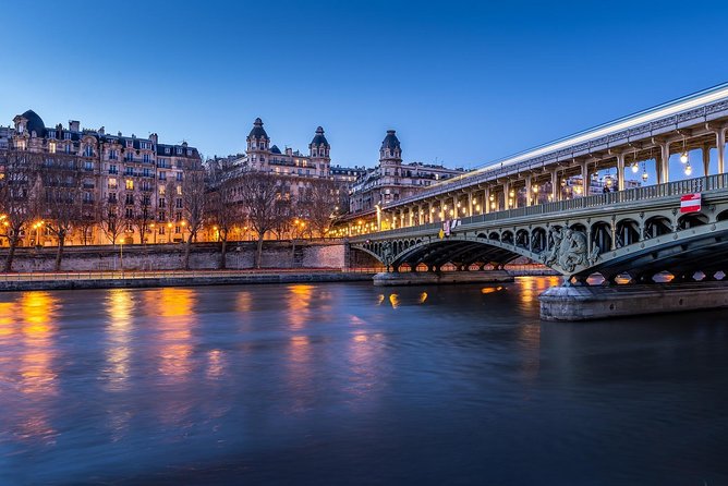 Seine River Cruise & French Crepe Tasting by the Eiffel Tower - Crowds, Seating, and Comfort: Planning for Real Conditions