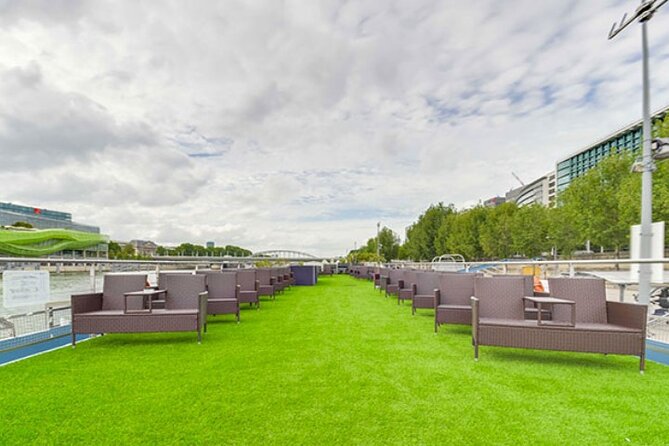 Seine River Dinner Cruise with Live Singer by VIP Yacht de Paris - Key highlights if you want the good parts fast