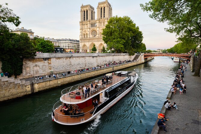 Seine River Direct Access Guided Cruise - Port de Suffren start: fast in, fast out