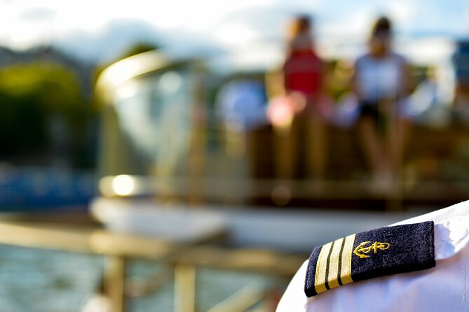 Seine River Guided Cruise with Kids by Vedettes de Paris - Eiffel Tower to Grand Palais: what you see along the Seine