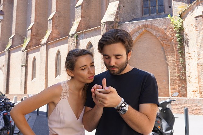 Self-guided track game to discover Toulouse - French-only puzzles: a real consideration, not a minor note