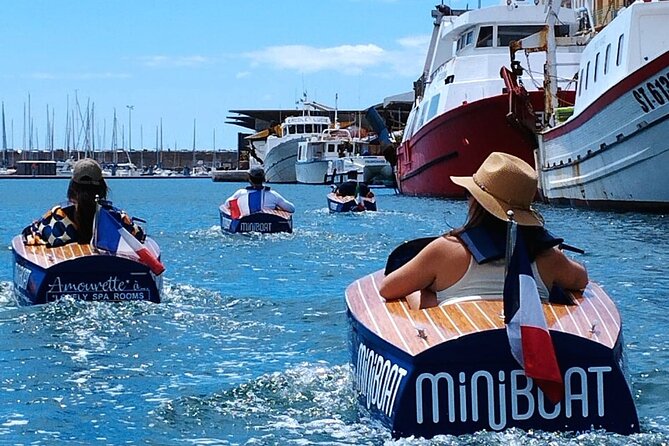 Sète by Miniboat Guided Ecotour - Consular Palace viewpoint: where commerce becomes architecture