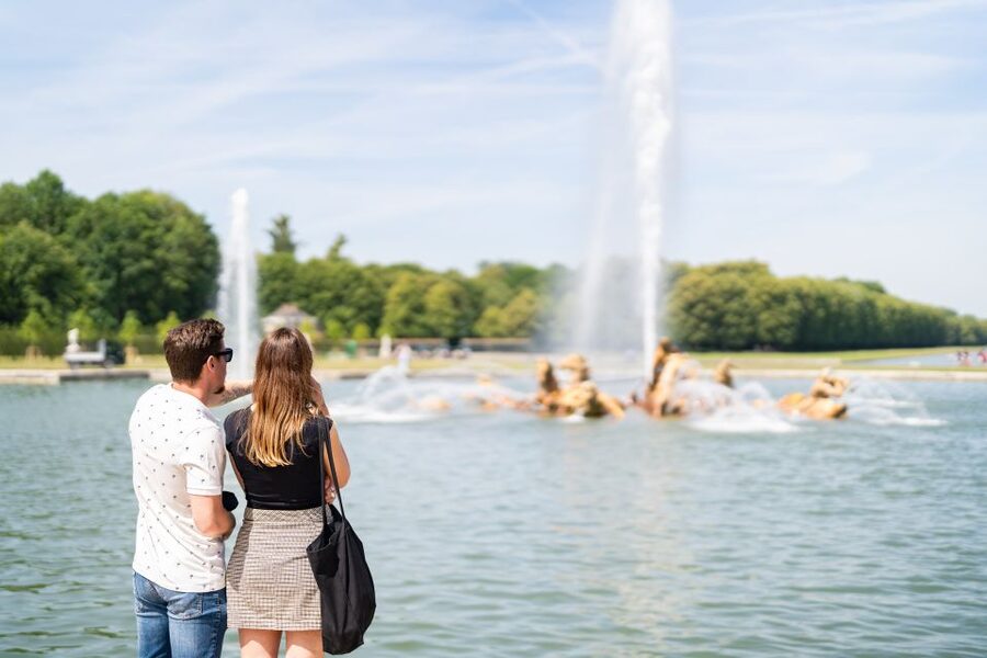 Skip-the-Line Versailles Palace Tour by Train from Paris - Musical Gardens vs Fountain Show: choose the vibe, not just the date