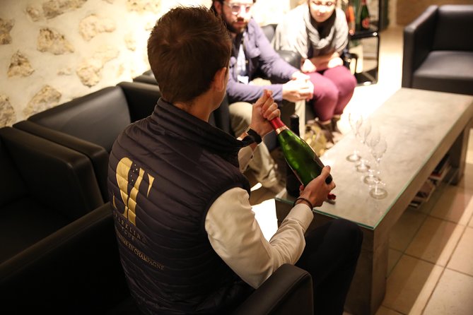 Small Group - Full Day Champagne Tour 3 Small Champagne Growers - Morning Logistics at Cour de la Gare (and Why Timing Matters)