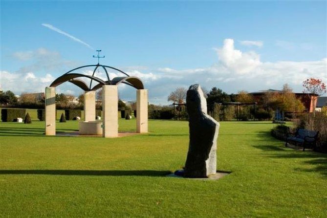 Small Group Guided D-Day Tour and Mémorial de Caen Museum - Lunch at Les Pommiers: a planned break that keeps your day from derailing