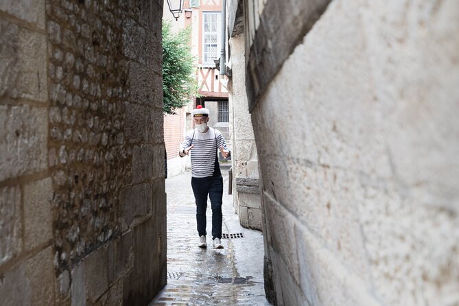 Small Group Guided Tour of the Secret History of Rouen - What Ludovic does that makes the walk feel personal