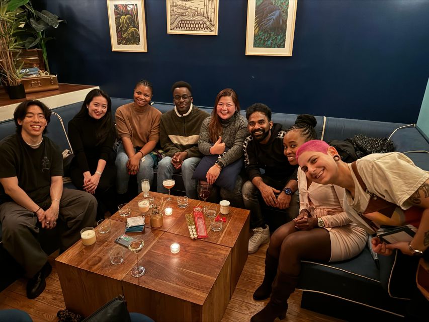 Solo travelers Meetup:A cultural stroll,Drinks & socializing - Stop Two: Beer, Cocktails, Spirits, Wine, and Snacks as a Guided Route