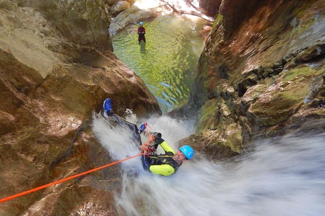 Sports canyoning in the Vercors near Grenoble - Meeting at Saint-Gervais Car Park, Then Getting Built for Cold Water