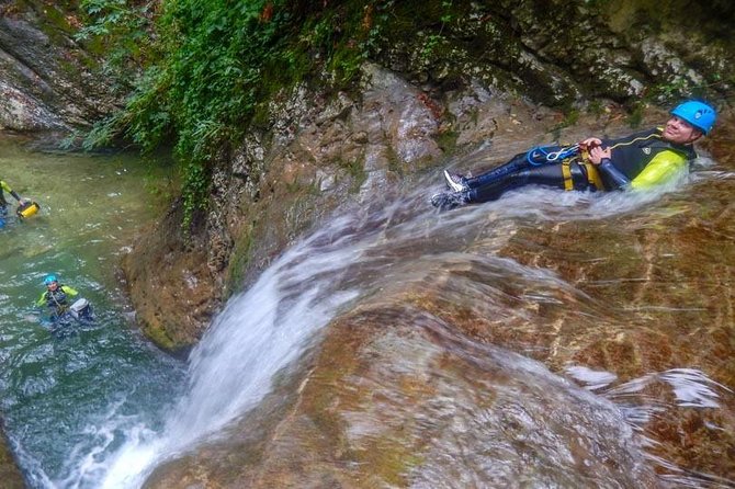 Sports canyoning in the Vercors near Grenoble - Rappels, Jumps, Slides: The Real Body-Check of Sports Canyoning