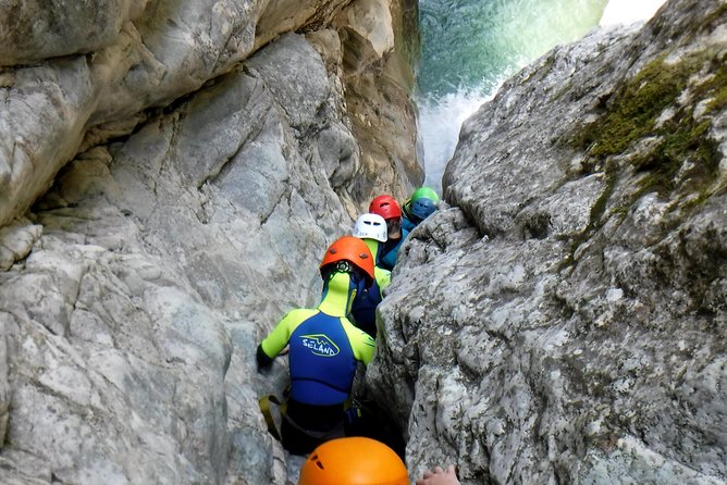 Sports Canyoning of Écouges bas in Vercors - Grenoble - Getting to Parking Ecouges 2 and staying on time