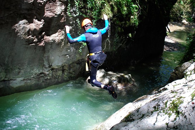 Sports Canyoning of Écouges bas in Vercors - Grenoble - The 4-hour flow: jumps, ejectable slides, and a pace that keeps moving