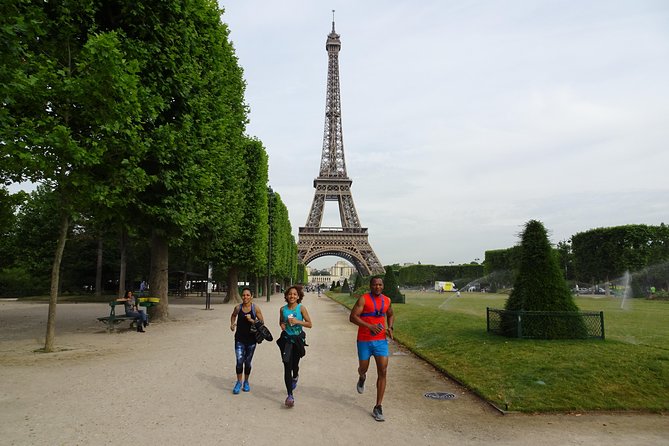 Sports, fun and educational discovery of Paris - Musée d’Orsay exterior appreciation, then a view-game with the Eiffel Tower