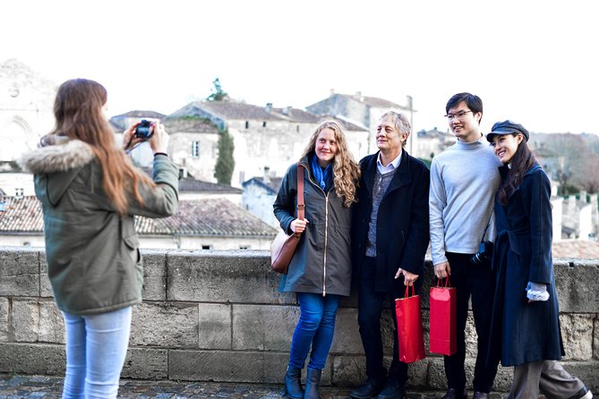 St-Emilion & Médoc Wine Day Tour: Chateaus, Tastings and Lunch - Château Bernateau: tastings plus a classic French picnic lunch