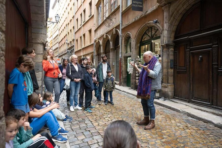 Storytelling tour of the Vieux-Lyon for children in French - A Story That Turns Vieux-Lyon Into a Living Stage
