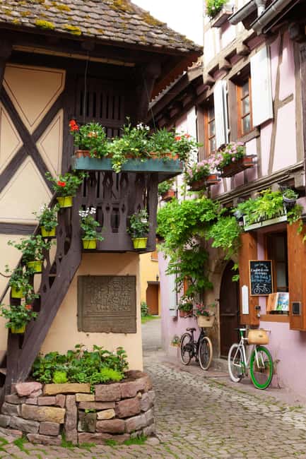 Strasbourg: Full-Day Small Group Tour to Colmar & Riquewihr - The drive along the Alsace Wine Route: scenery without a map