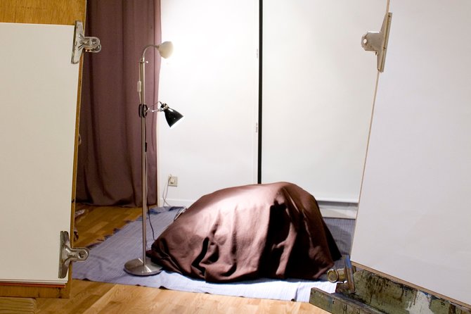 Take off your clothes and let yourself be drawn! - Privacy, Comfort, and Being Seen Safely
