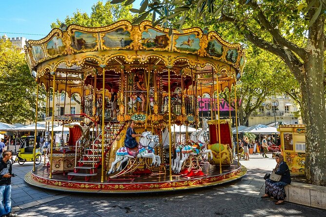 Taste Avignon – A Full French Culinary Tour by Do Eat Better - Stop 4 at Place des Corps Saints: Roman-Era Setting, Homemade Cake