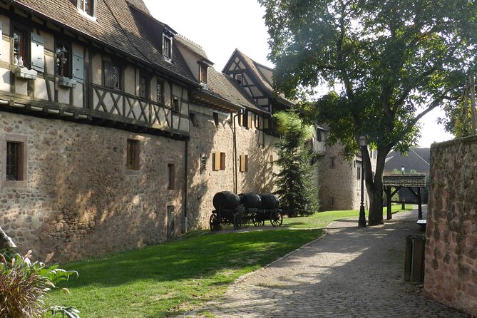 The Emblematic: visit of villages, Haut-Koenigsbourg, Wine tasting - Stop 2: Dolder Tower and Riquewihr Old Streets
