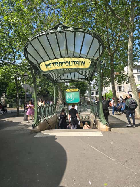 The historic district of Montmartre - Photo Stops and Squares: How the Guide Builds Montmartre’s Story