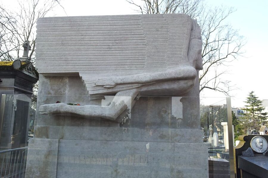 The Père Lachaise Cemetery: Guided 2-Hour Small-Group Tour - Key Highlights You Will Notice Fast