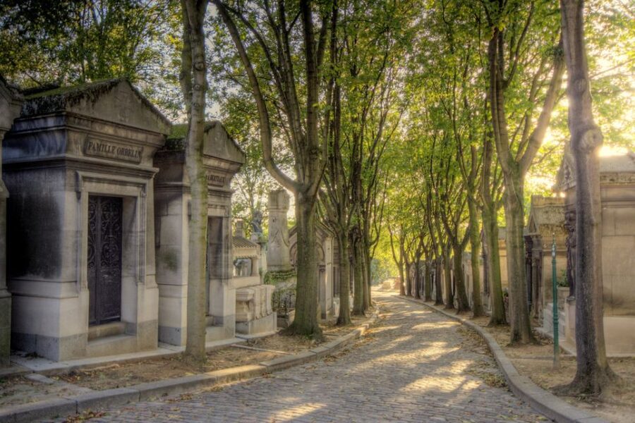 The Père Lachaise Cemetery: Guided 2-Hour Small-Group Tour - The Big Names You Can Actually See in 2 Hours
