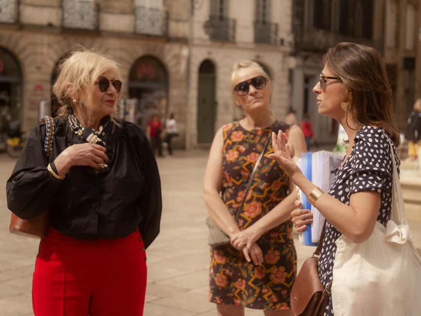 The Ultimate Bordeaux Food Tour: Full Meal & Fine Wines - Lunch vs Dinner: When Chocolate Bonbons or Cheese Show Up