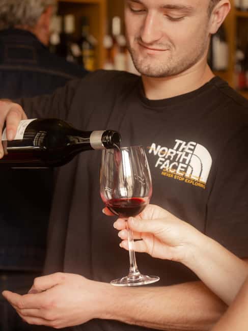 The Ultimate Bordeaux Food Tour: Full Meal & Fine Wines - Group Size, Walking Pace, and What to Bring (and Avoid)