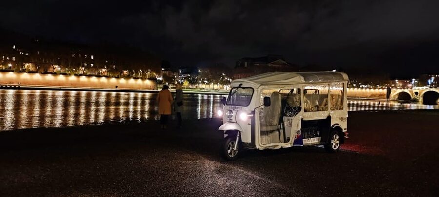 Toulouse: Electric Tuk-Tuk Tour with Photo Stops and Audio - Halle aux Grains and Cathédrale Saint-Étienne: Key Landmarks with Big Visual Payoff