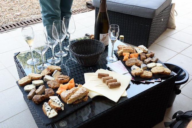 Tour of a Vineyard, Winery & Cellar with Wine Tasting in Vouvray, Loire Valley - The tasting: 6 Loire wines with local delicacies