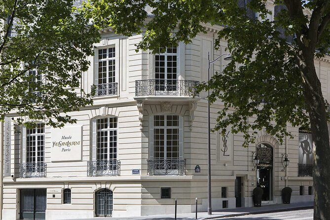 Tour of the Musée Yves Saint Laurent Paris - A museum dedicated to one designer, in the right kind of place