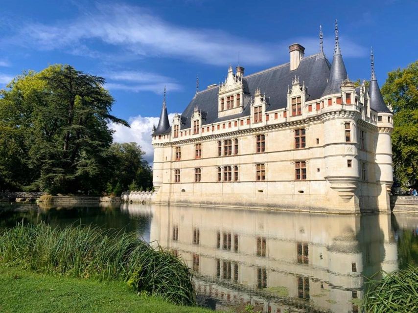 Tours: Chateaux Azay-le-Rideau and Villandry Morning Tour - Meeting in Tours and the minivan rhythm that keeps the morning fun