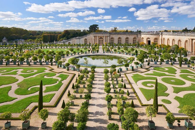 Transfers between Paris and Paris Airports/Disneyland/Versailles - Hotel to Disneyland Paris: When Private Transport Saves Your Whole Day