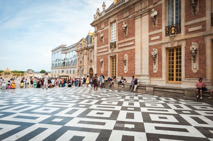 Versailles Bike Tour with Palace & Queen Farm Entrance - The Versailles farmers market picnic is the best kind of planning