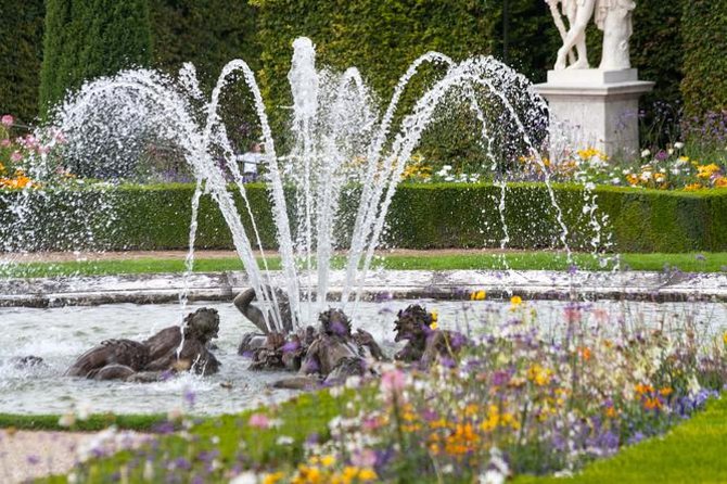 Versailles Château and Gardens Walking Tour from Paris by Train - Versailles from Paris, without the day-trip chaos