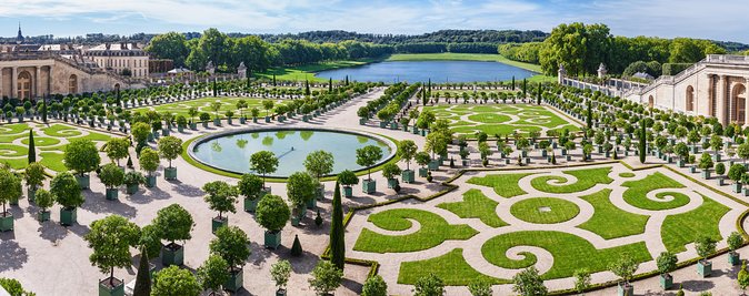 Versailles Domain Small-Group Guided Tour from Paris - Hall of Mirrors: short, famous, and worth the push