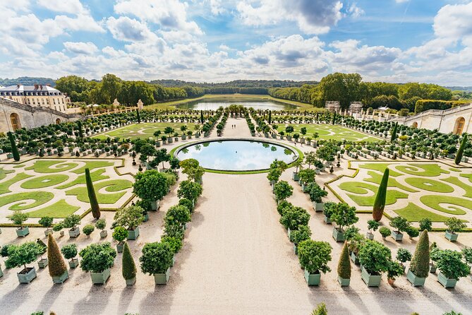 Versailles Full Tour: Palace, Gardens & Marie-Antoinette’s Estate - Entering the Palace: the rooms, power, and the Hall of Mirrors