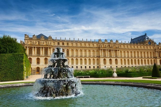 Versailles Full Tour: Palace, Gardens & Marie-Antoinette’s Estate - Grand Canal moments and why you are walking where you walk