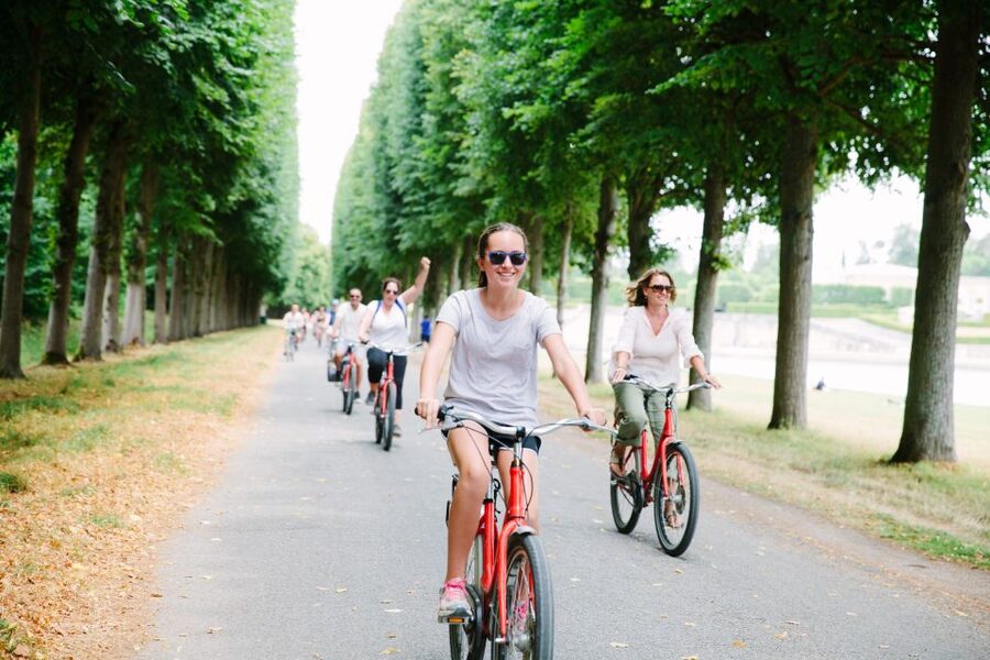 Versailles: Palace and Garden Bike Tour with Tickets - What it feels like in real life: first-time cyclists, families, and safety