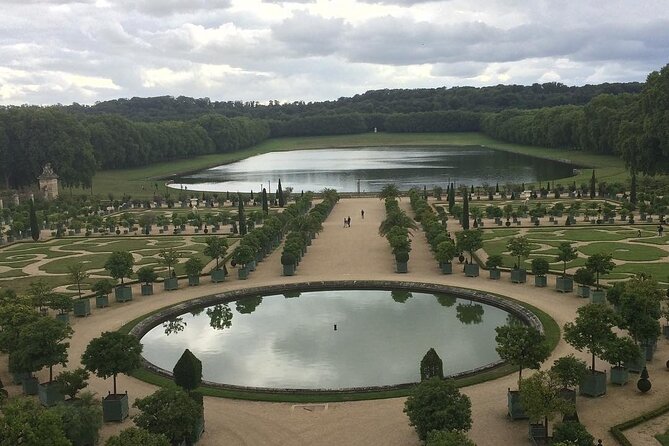 Versailles Palace and Garden Tour with Paris Private Transfers - What to expect on the ground, from pickup to drop-off