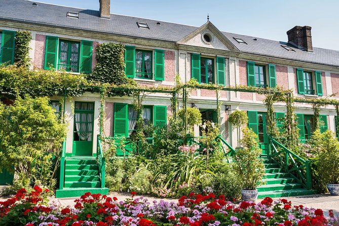 Versailles Palace and Giverny Monet House Visit with Lunch - Giverny first: why the lily pond view hits so hard