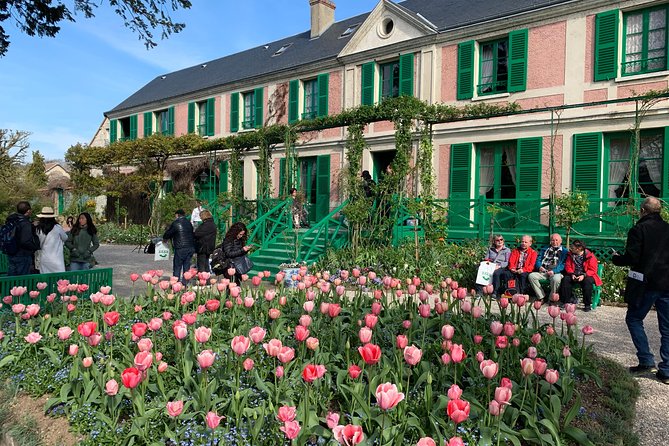 Versailles Palace and Giverny Private Guided Tour from Paris - Fondation Claude Monet at Giverny: Clos Normand, studio, and the water garden