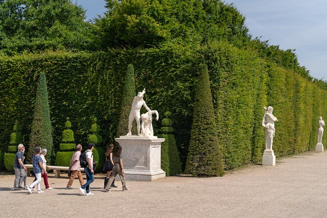 Versailles Palace Full Day or Half Day Tour with Local Guide - Seasonal garden shows: musical gardens versus fountain days